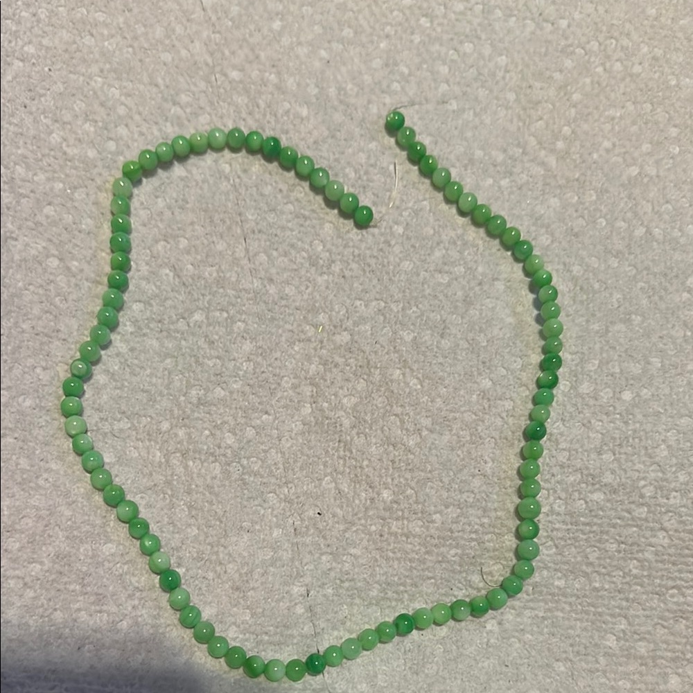 Mother of Pearl Vibrant Green Necklace
